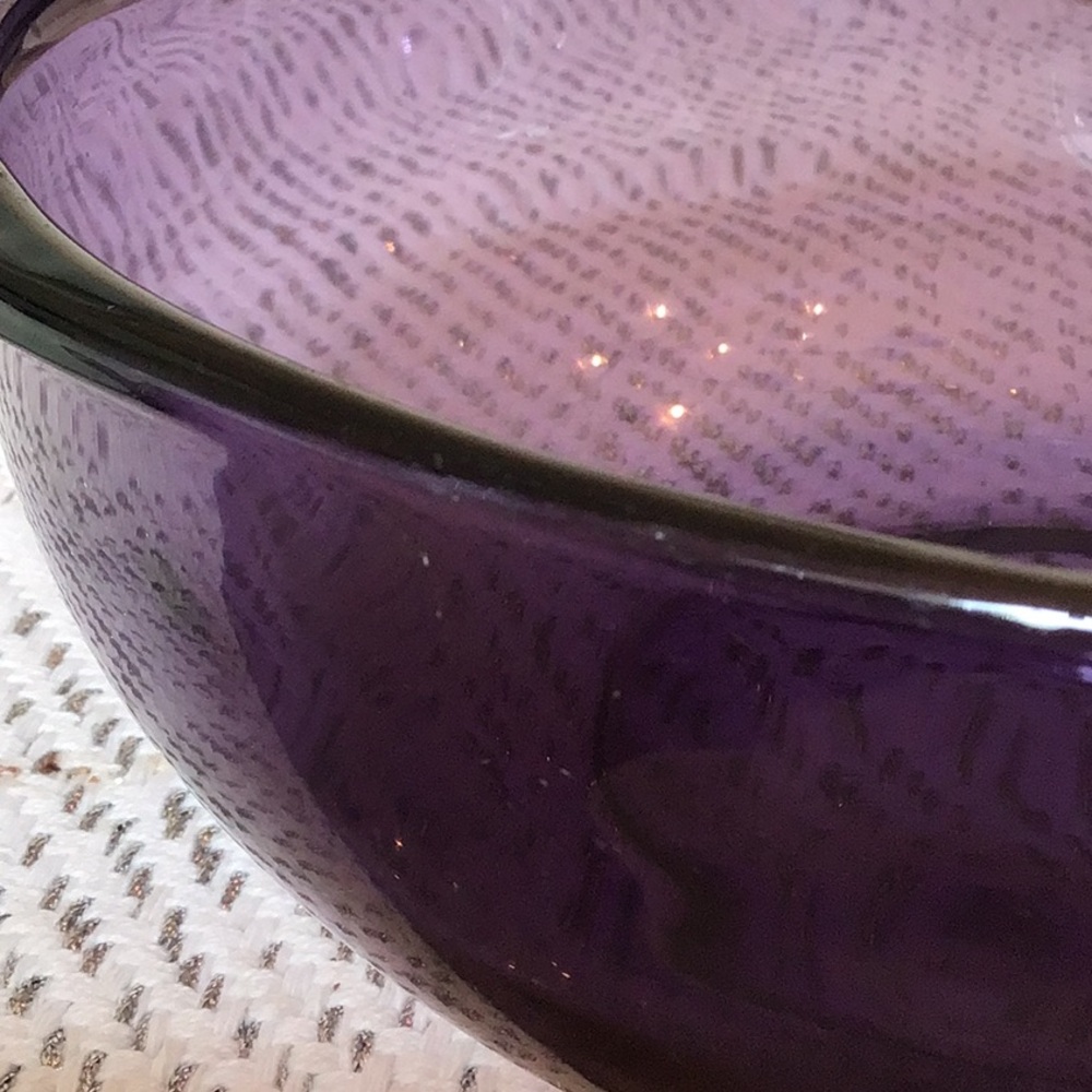Vintage Pyrex amethyst glass mixing bowl or casserole dish - Picture 9 of 10